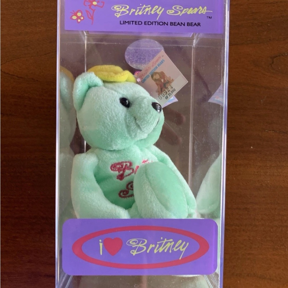 1999- Rare Bears BRITNEY SPEARS Limited Edition Bean Bear #2 - Sealed  #924